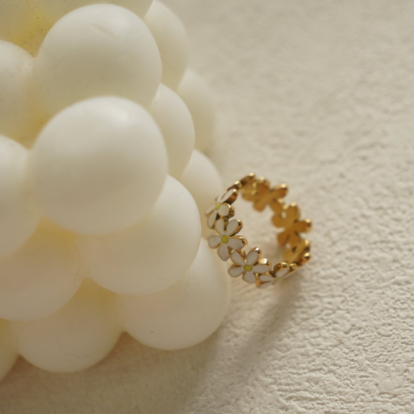 Tie Daisy Ring