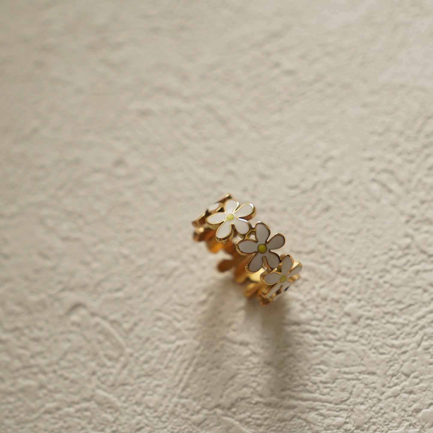 Tie Daisy Ring