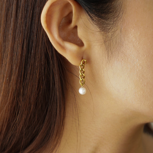 Chain & Pearl Earrings