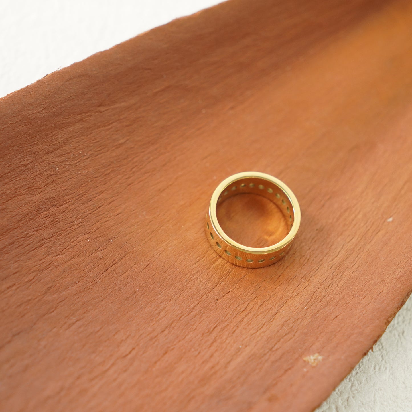 Gibby Thick Ring