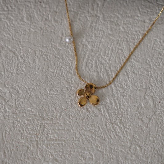 Tewon Flower Necklace