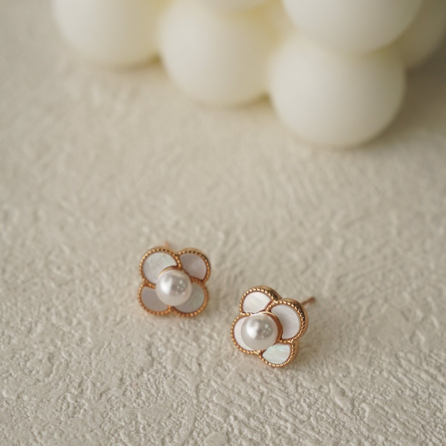 Ginne Shell Flower Earrings