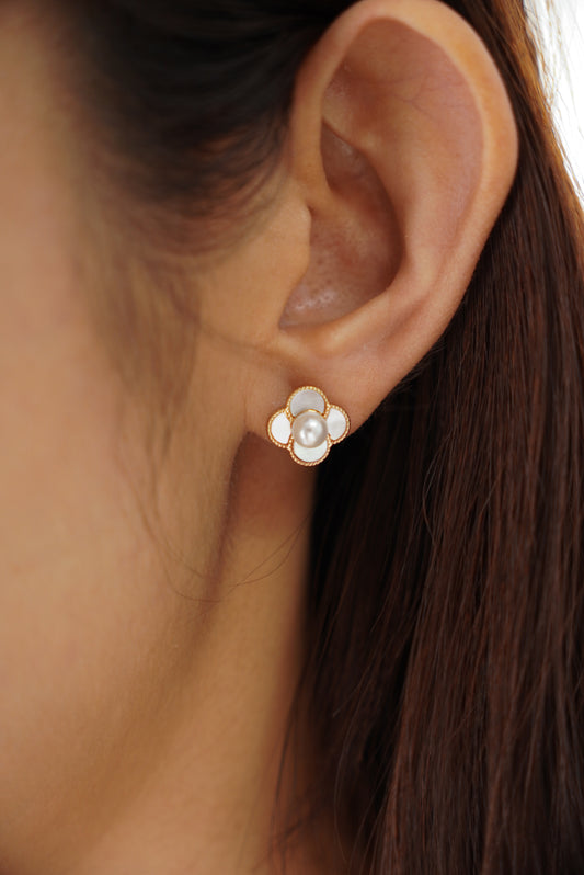 Ginne Shell Flower Earrings