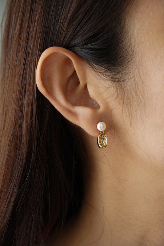 Hunnie Pearl Earrings