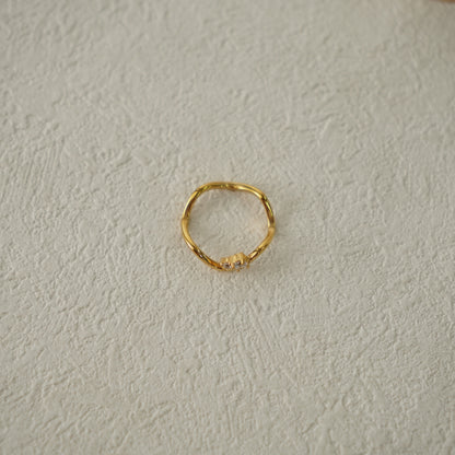 Hilda Wavey Ring