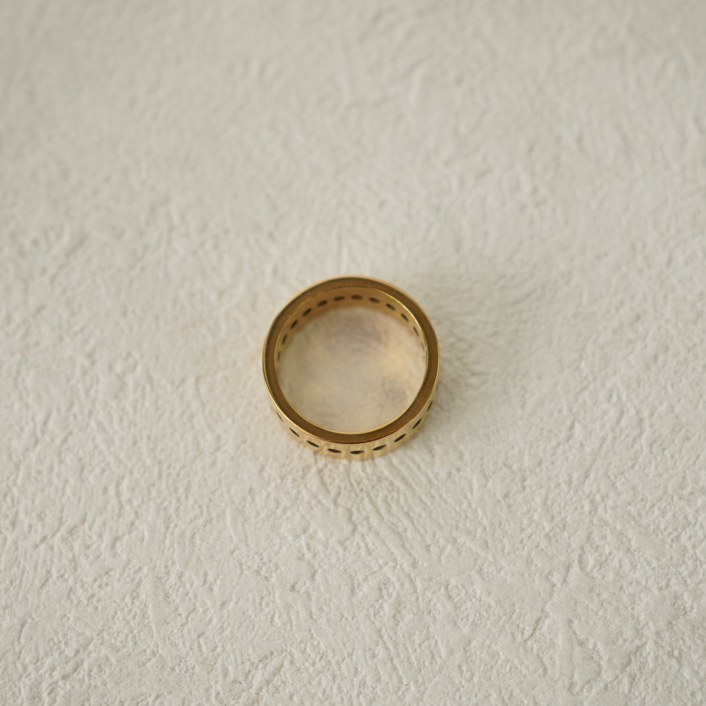 Gibby Thick Ring