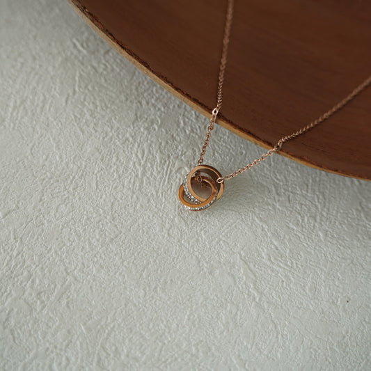 Pinno Overlap Necklace