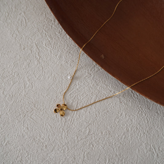 Tewon Flower Necklace
