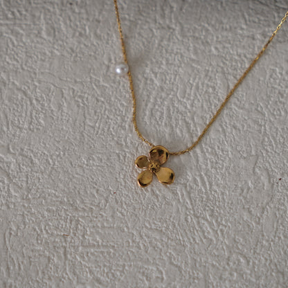Tewon Flower Necklace