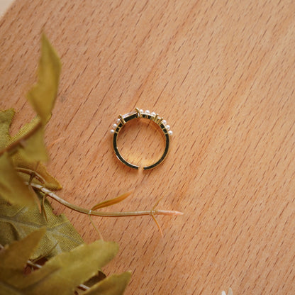 Juwana Classic Adjustable Ring