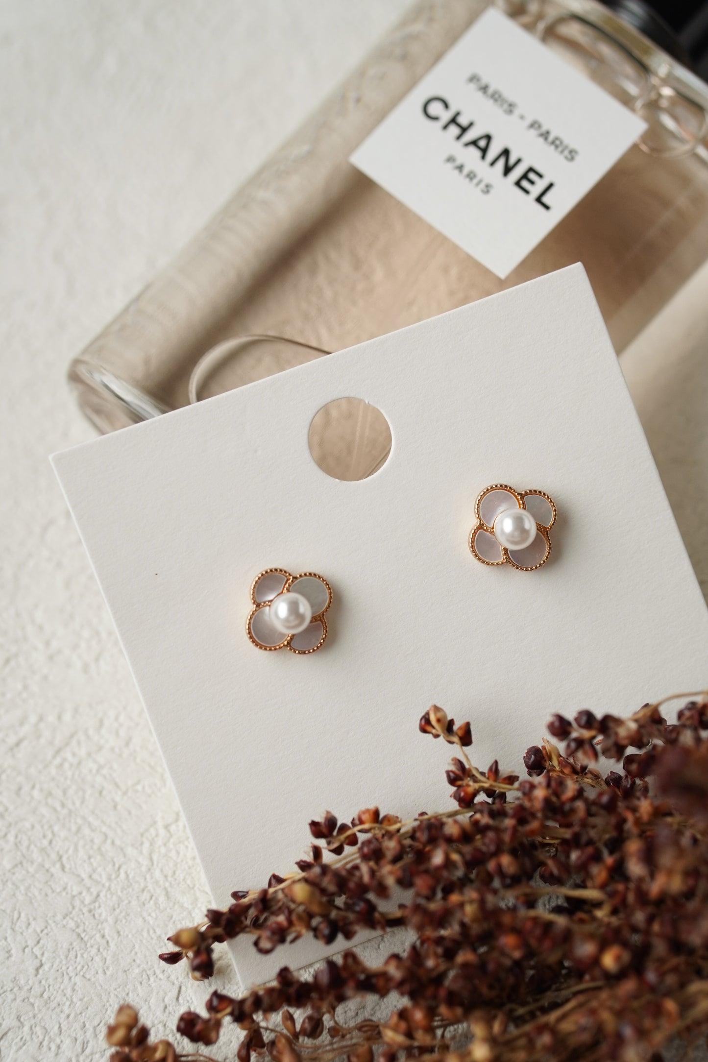 Ginne Shell Flower Earrings