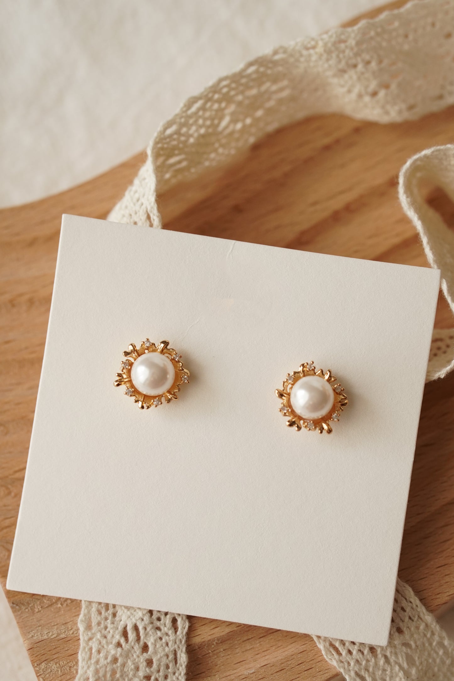 Yunnie Pearl Earrings